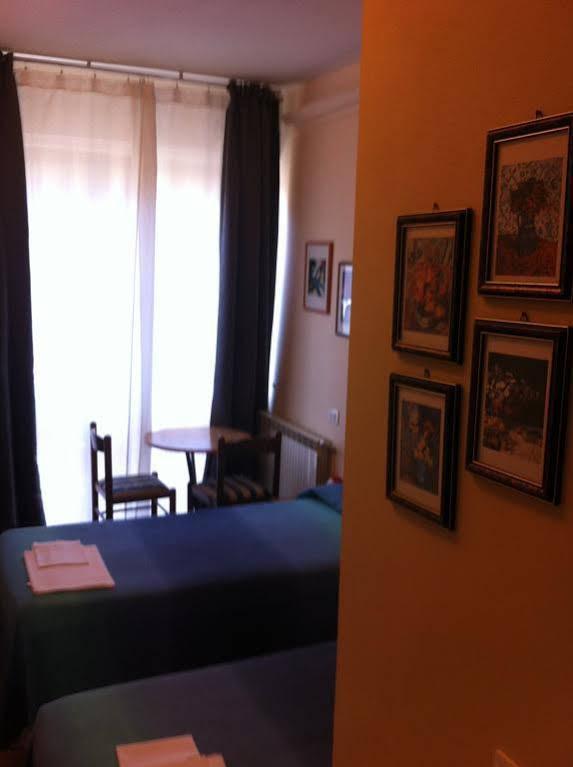 Por Santa Maria Hotel Florencia